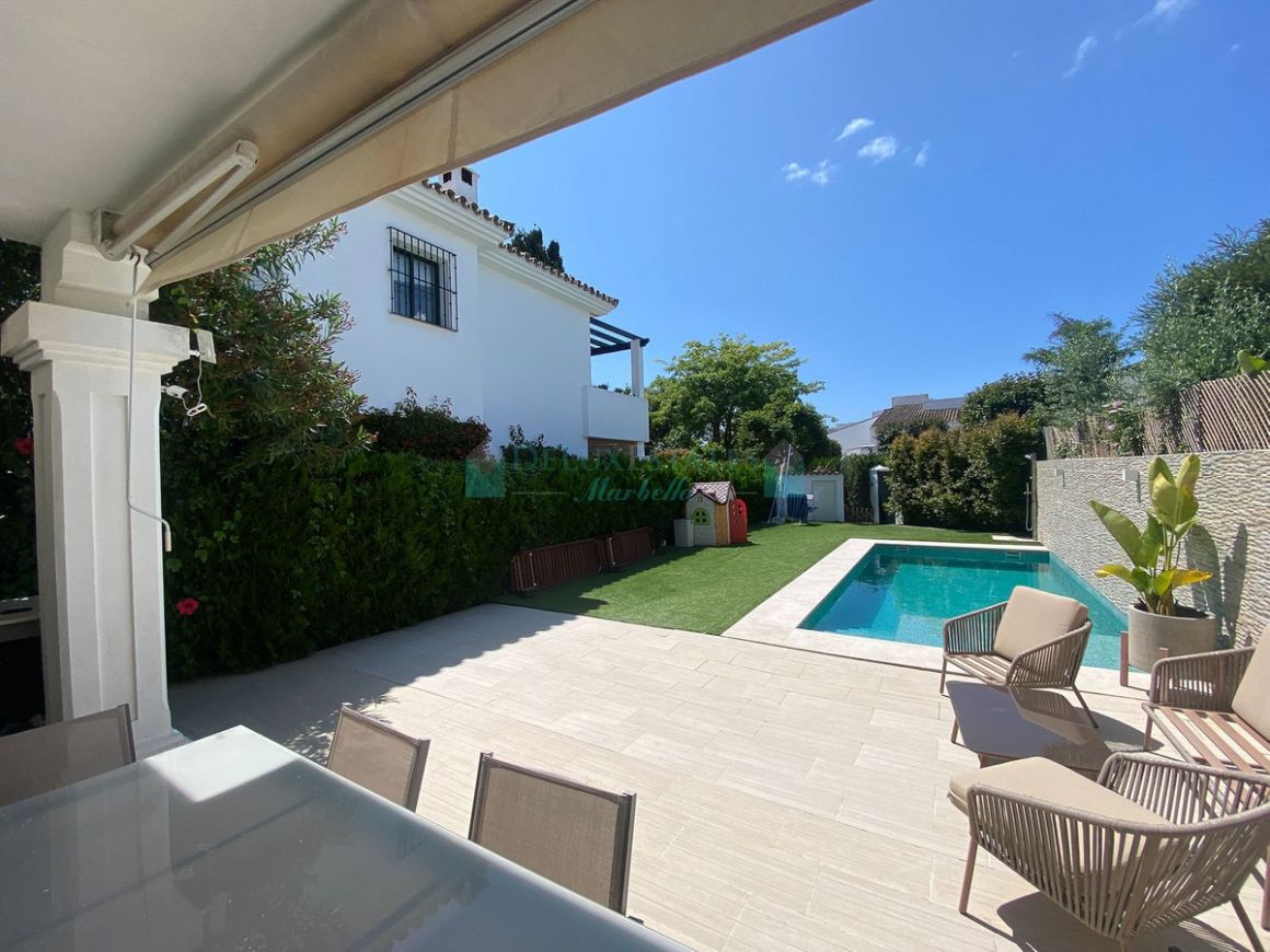 Semi Detached Villa for sale in San Pedro de Alcantara