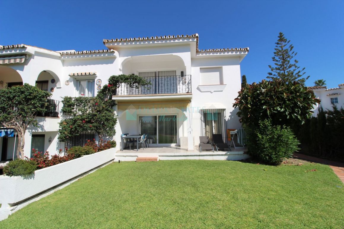 Ground Floor Apartment for sale in  El Paraiso, Estepona