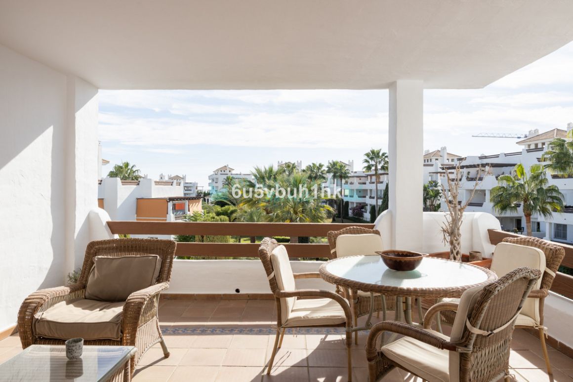Apartment for sale in  Selwo, Estepona