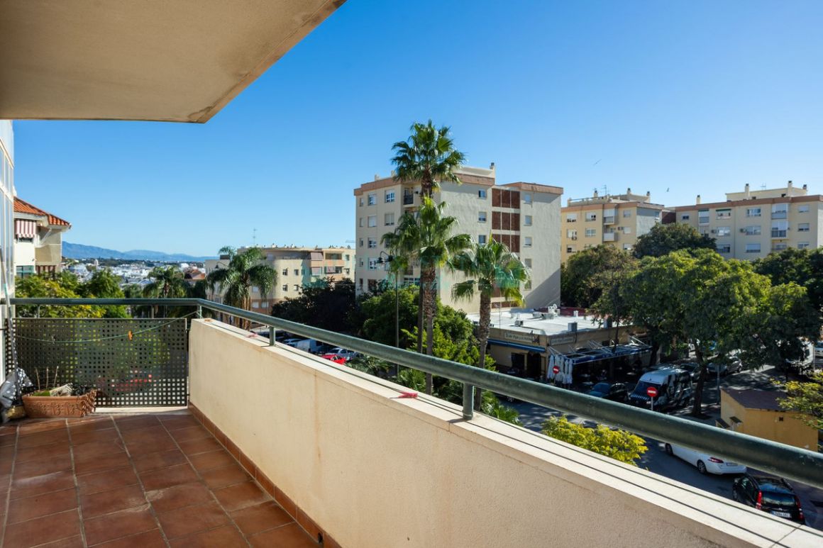 Apartment for sale in Estepona