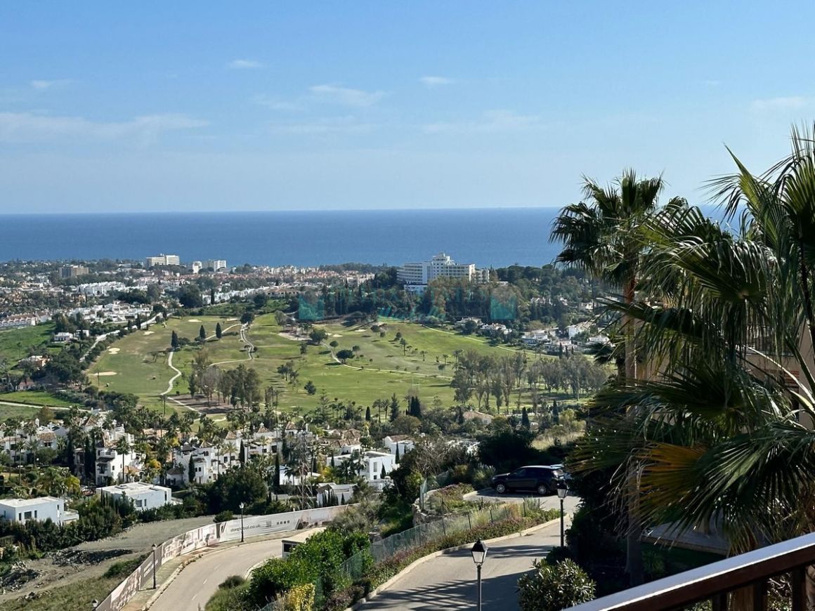 Apartamento en venta en Benahavis