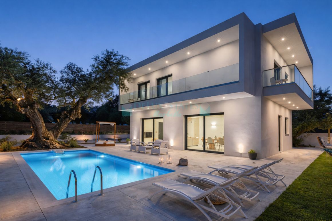 Villa in Bel Air, Estepona