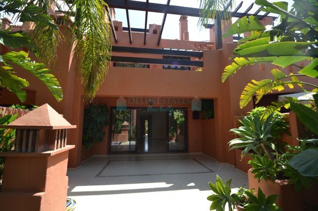 Town House for sale in Marbella Golden Mile