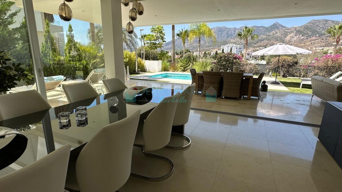 Villa en Rio Real, Marbella Este