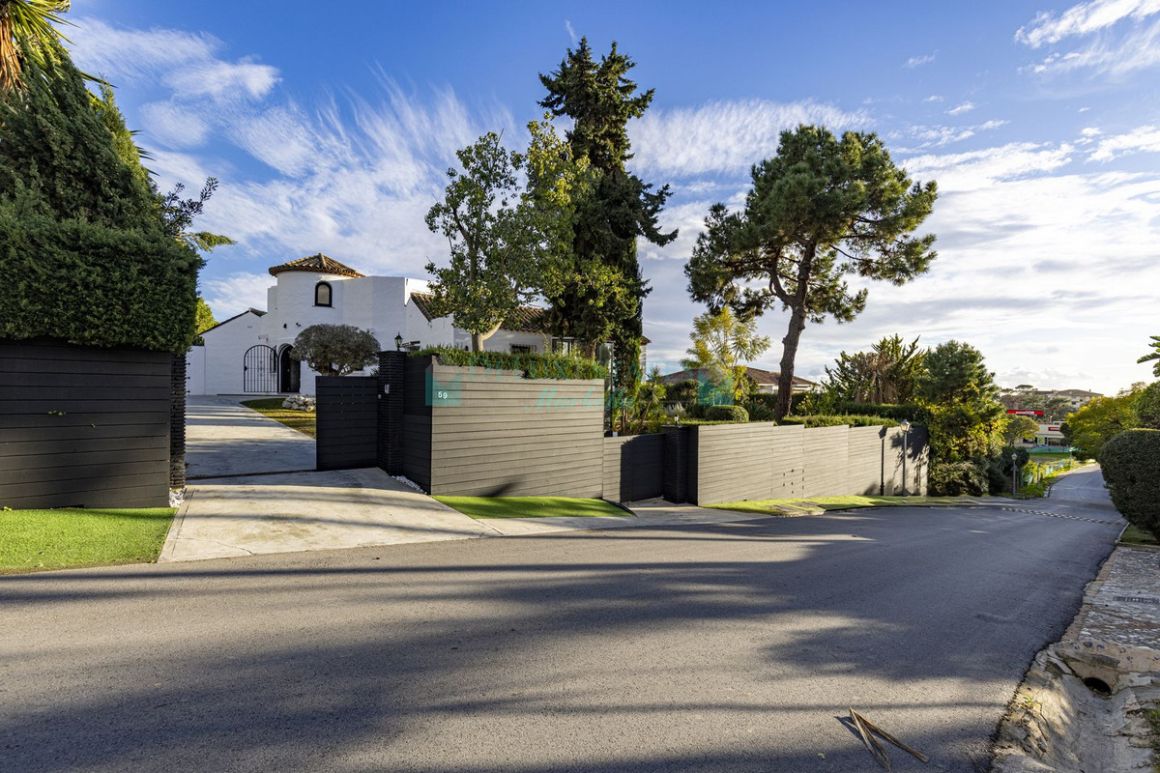 Villa in Hacienda las Chapas, Marbella East