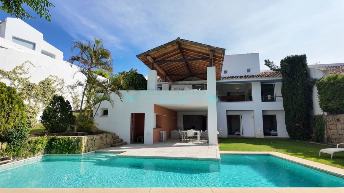 Semi Detached Villa for rent in Nueva Andalucia