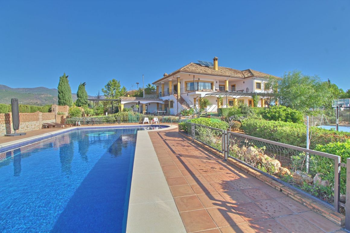 Finca in Estepona