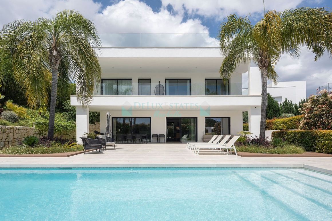 Villa in Nueva Andalucia