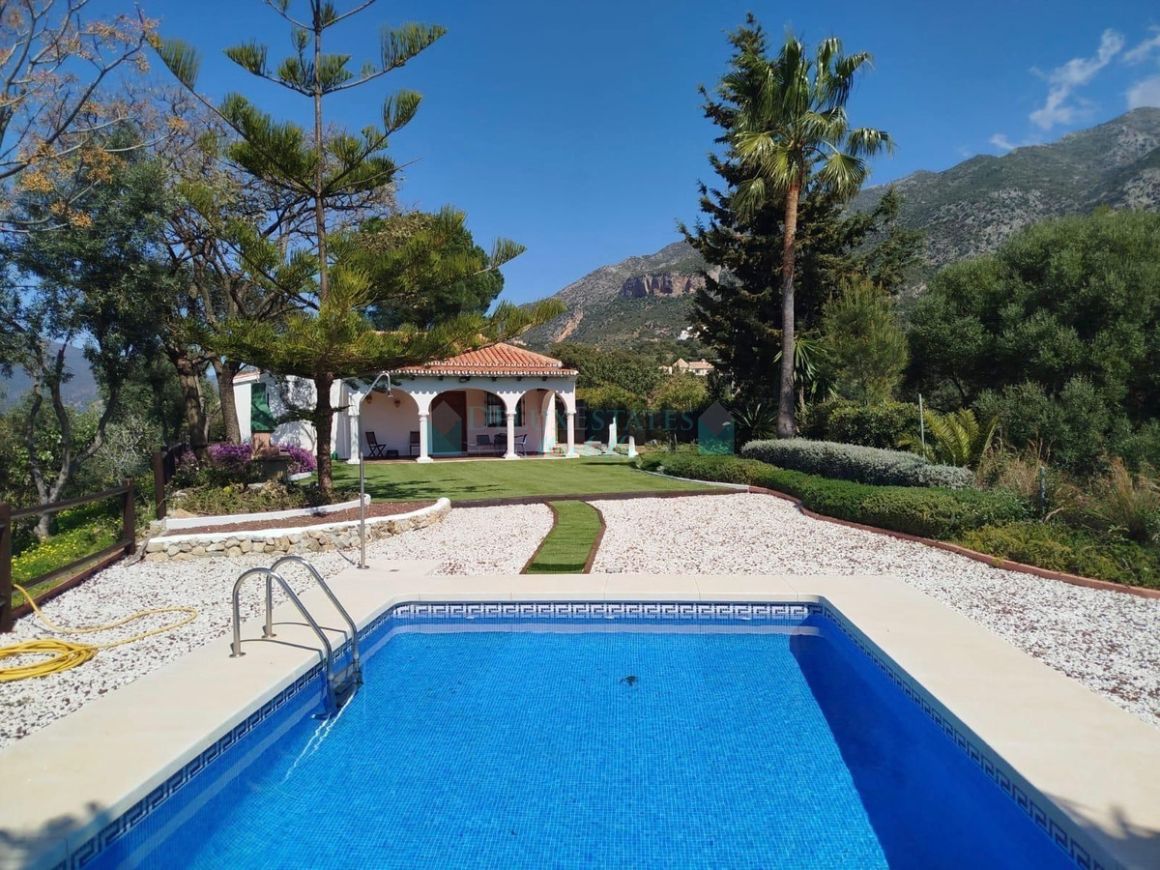 Villa for sale in Istan
