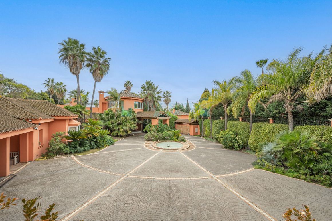 Villa in Nagüeles, Marbella Golden Mile