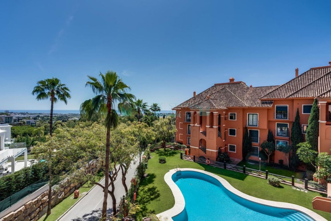 Apartment for sale in  La Quinta, Benahavis