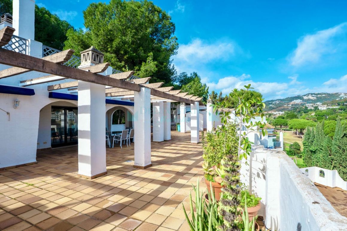 Penthouse in Rio Real, Marbella East