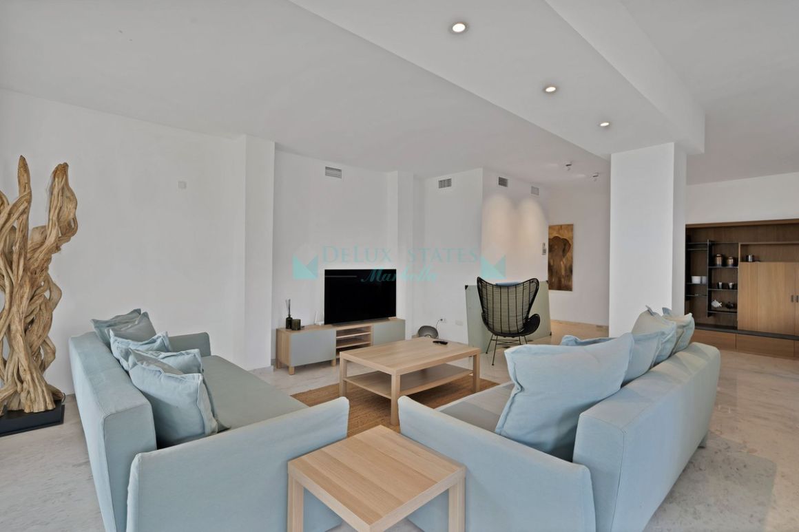 Ground Floor Apartment for sale in  La Mairena, Marbella East