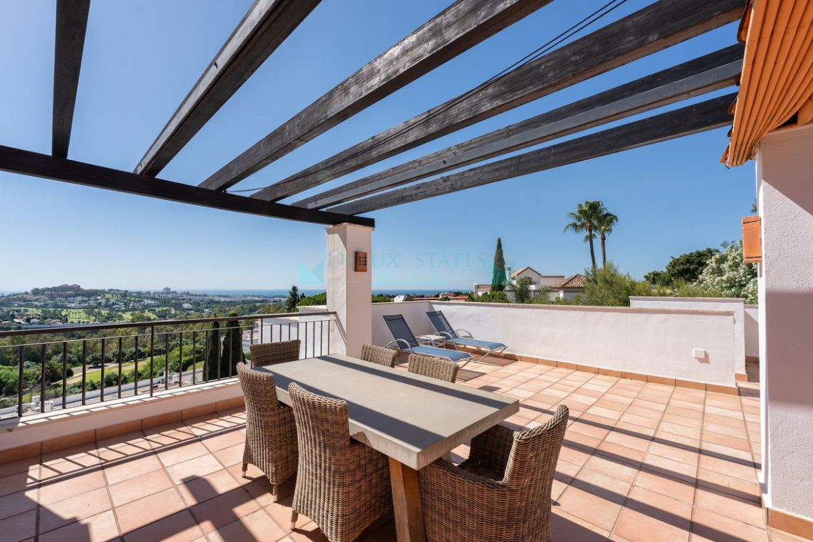 Ático en venta en  La Quinta, Benahavis