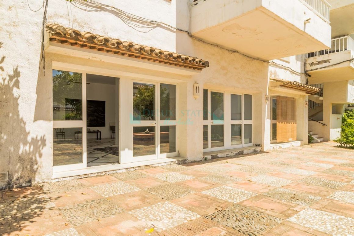 Business for sale in Estepona