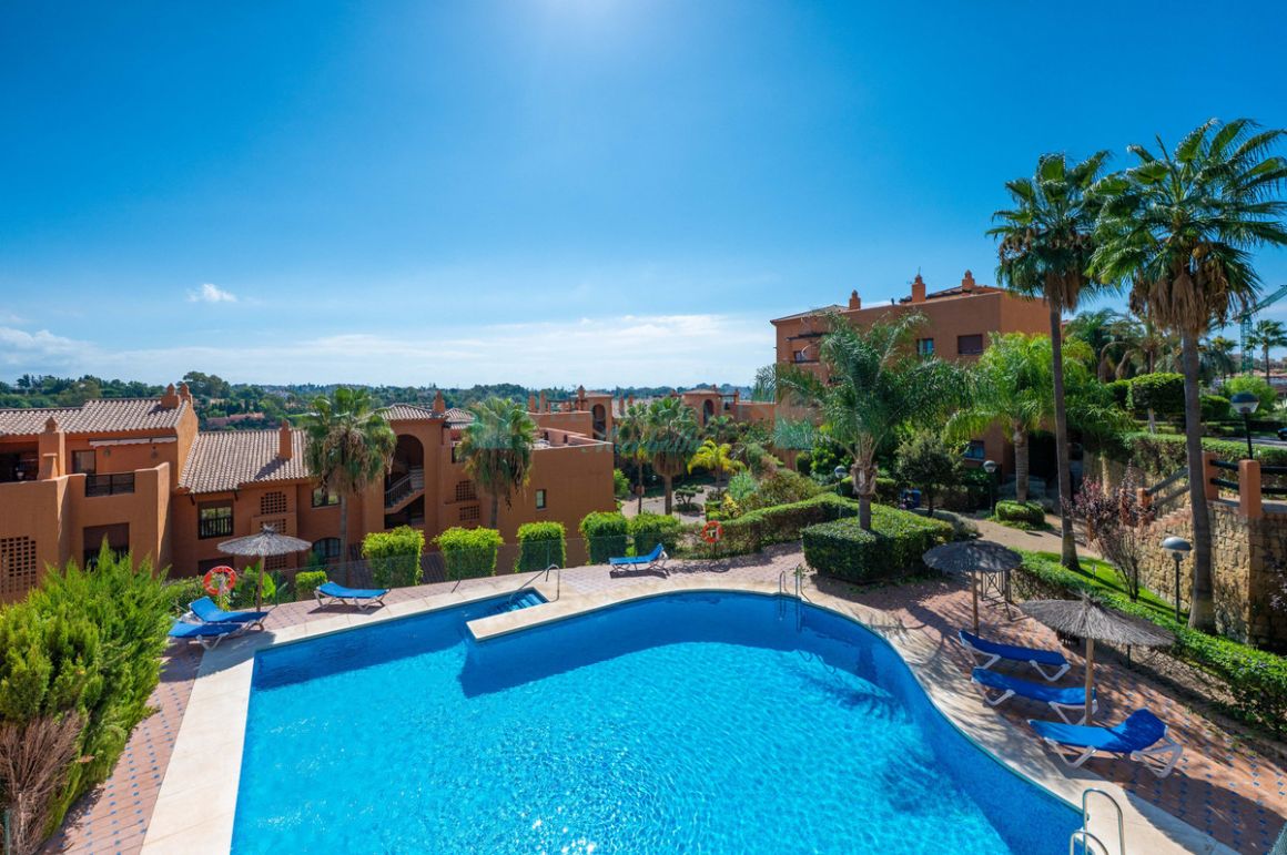 Apartment for sale in Benahavis