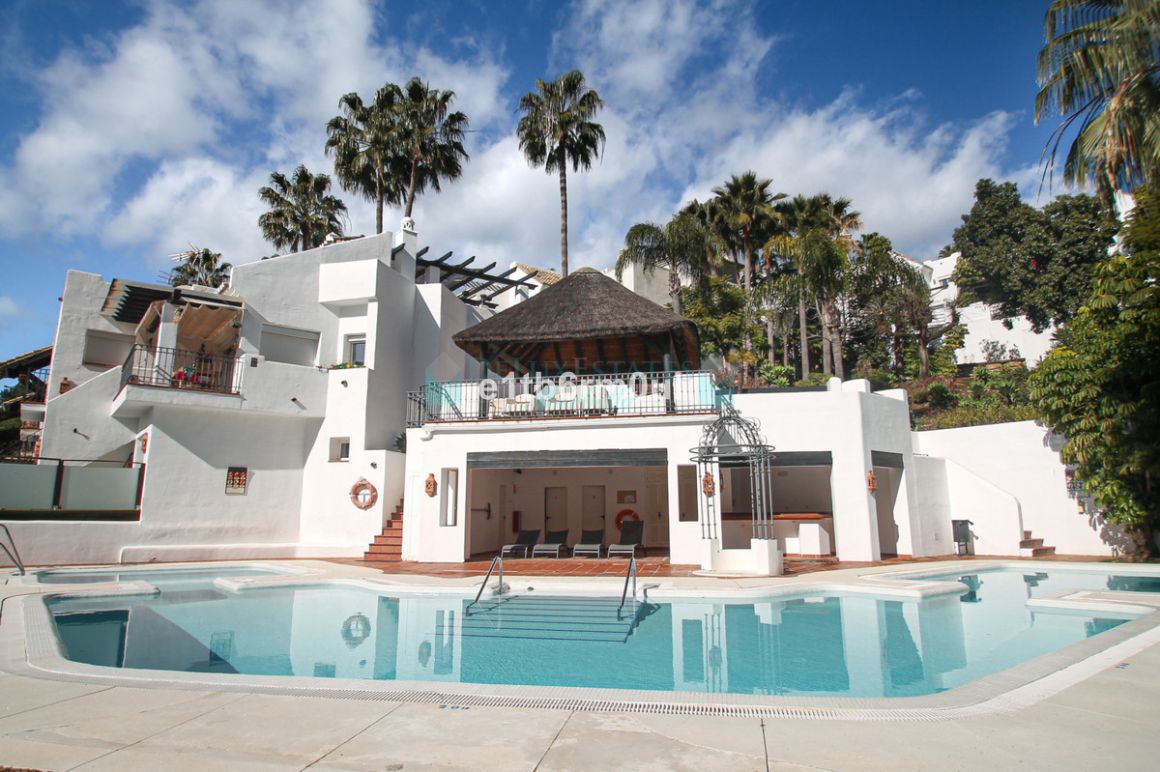 Town House for sale in Istan