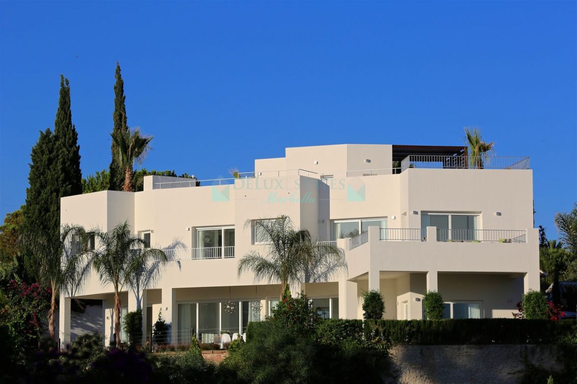 Villa in El Rosario, Marbella East
