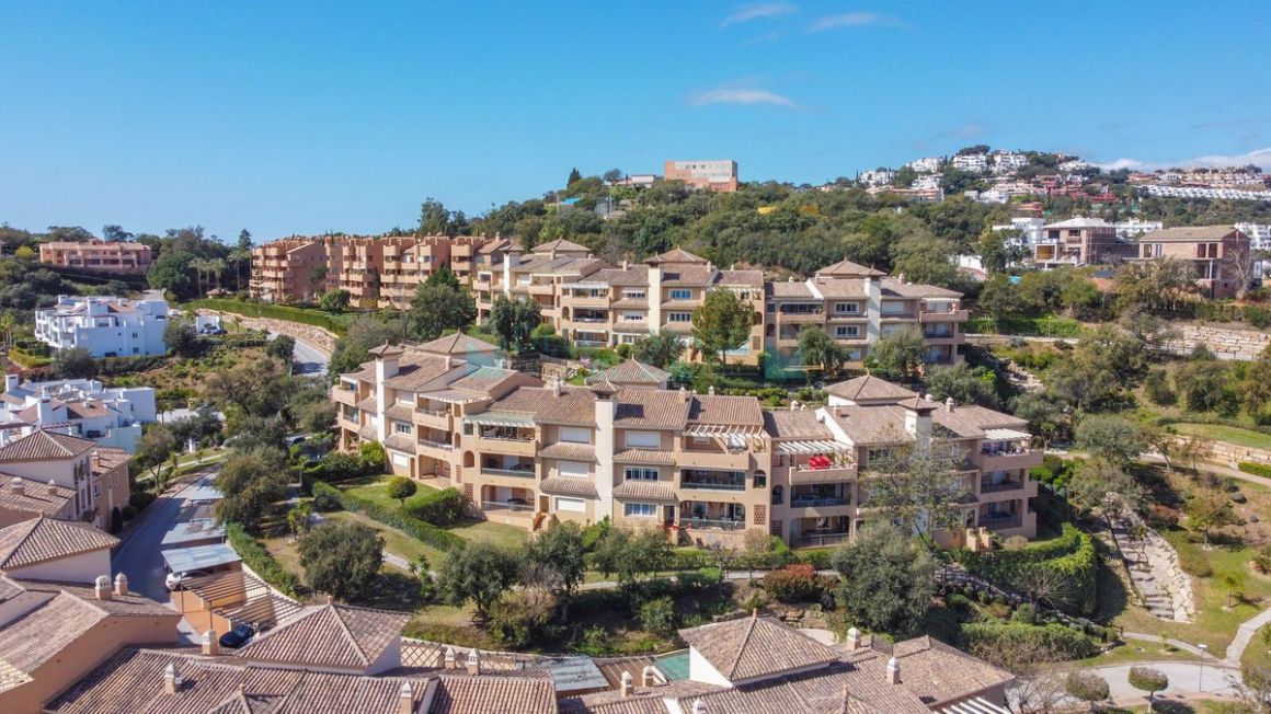 Ground Floor Apartment in La Mairena, Marbella East