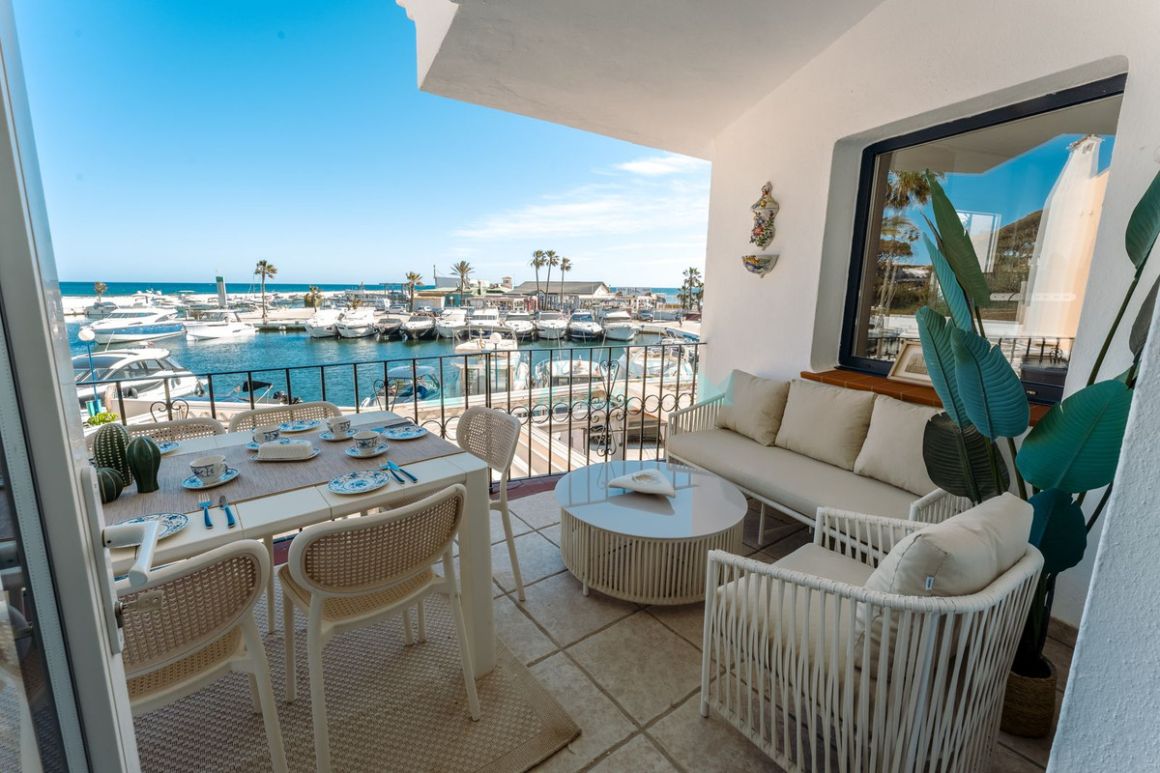 Town House for rent in  Cabopino, Marbella East