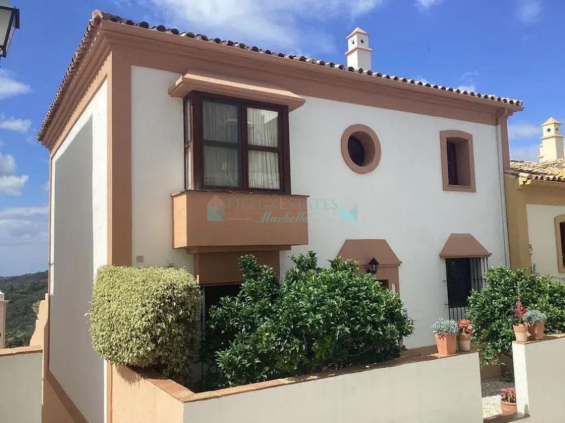 Town House for sale in Benahavis