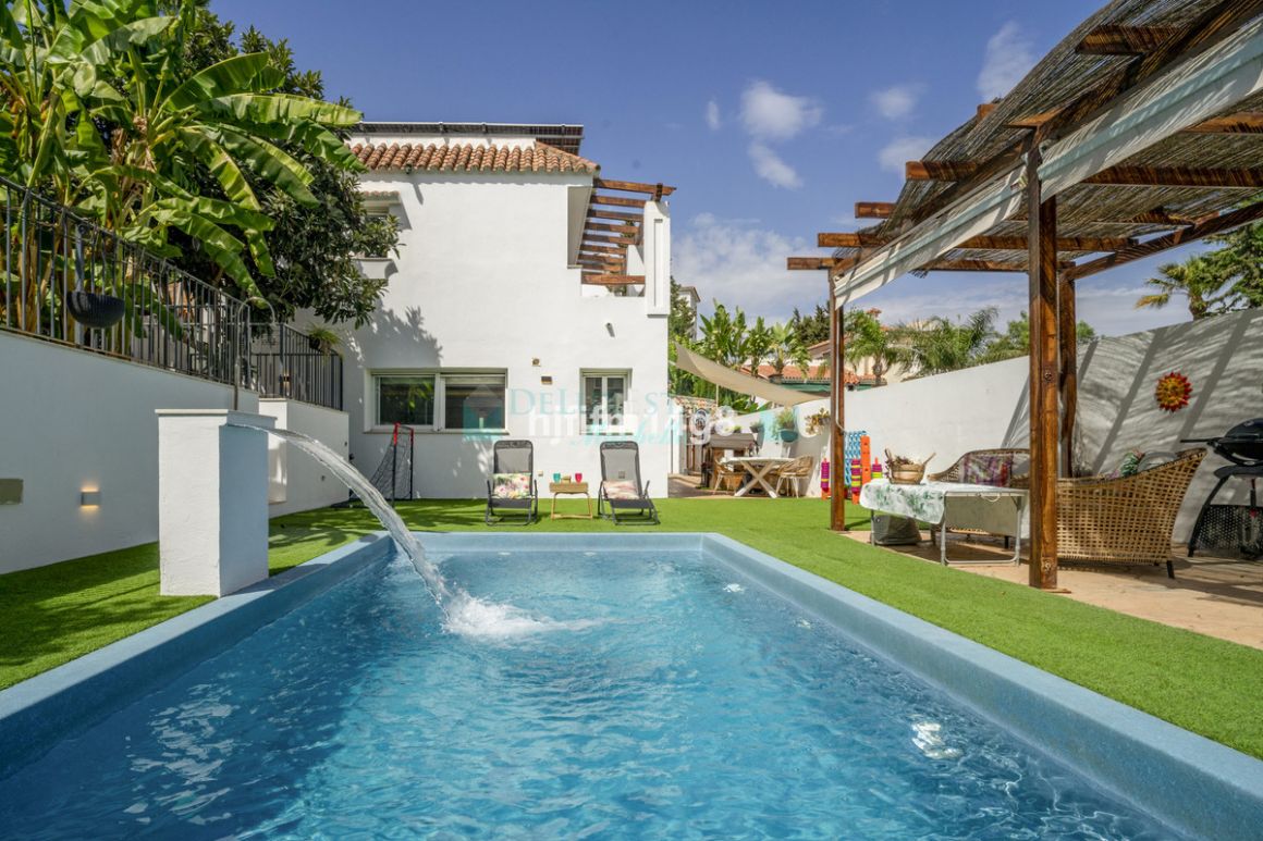 Villa for sale in  La Campana, Nueva Andalucia