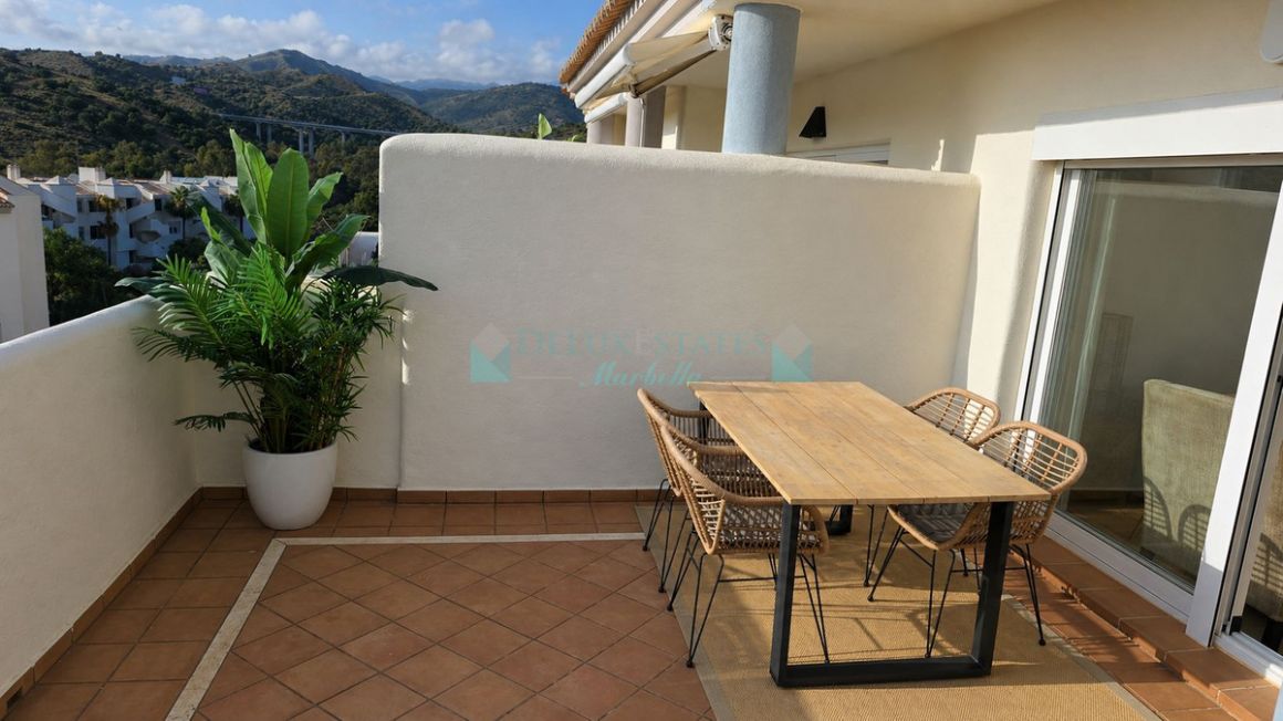 Penthouse for sale in  Elviria, Marbella East