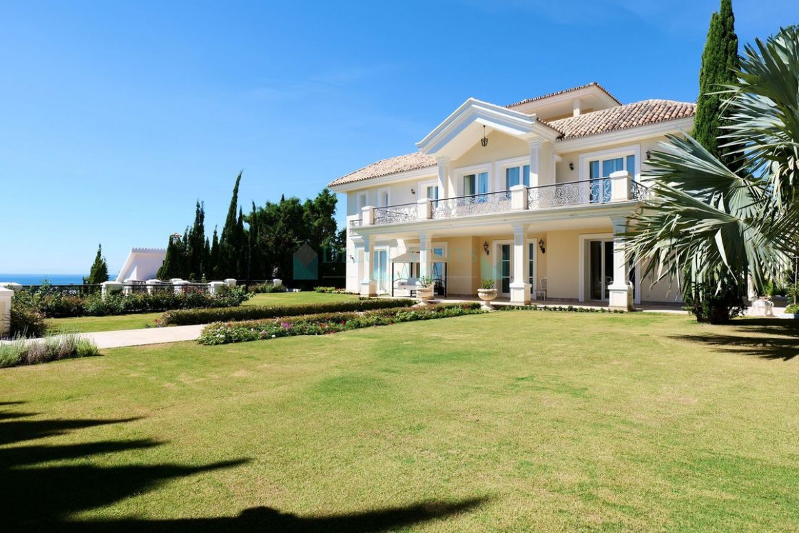 Villa in El Rosario, Marbella East