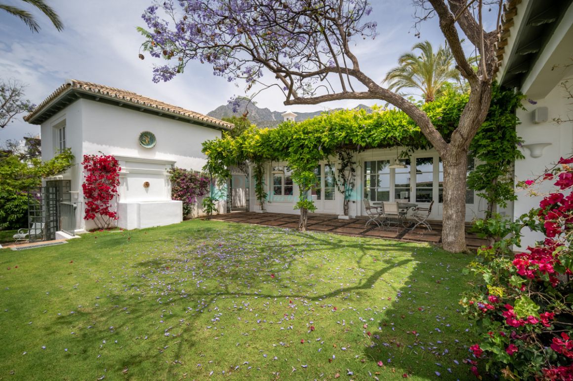 Villa for sale in  Sierra Blanca, Marbella Golden Mile