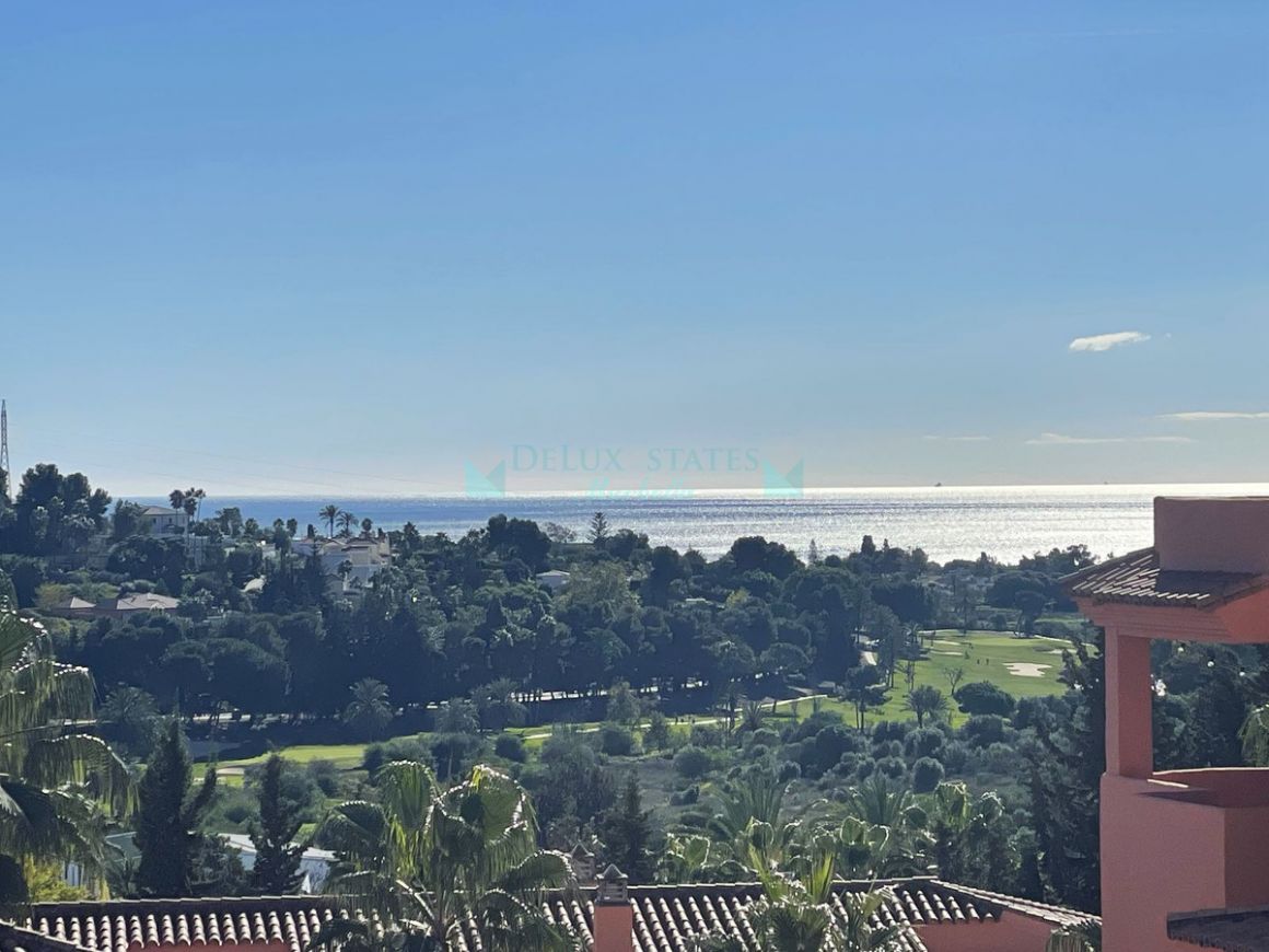 Apartment for sale in Benahavis