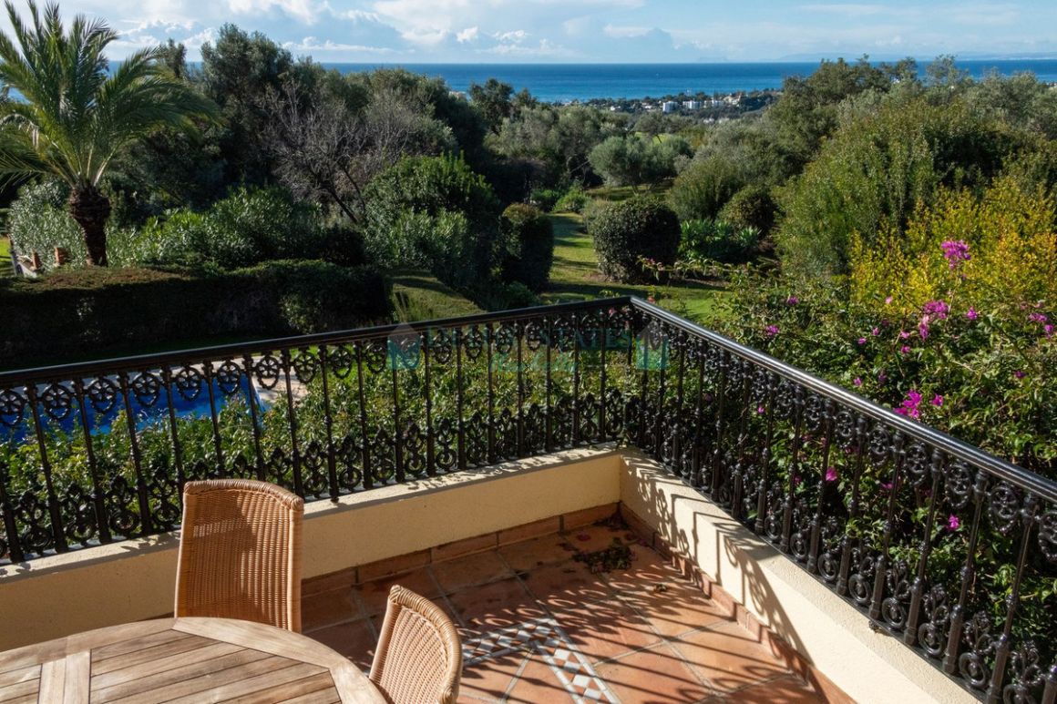Villa in El Rosario, Marbella East