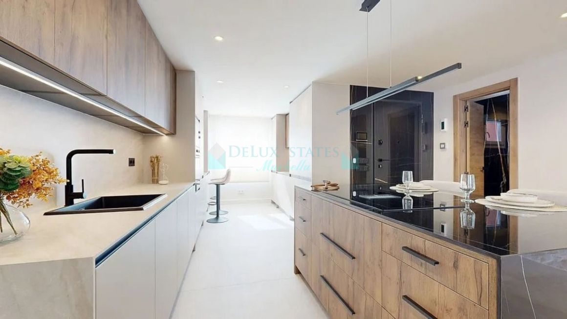 Semi Detached Villa in Atalaya, Estepona