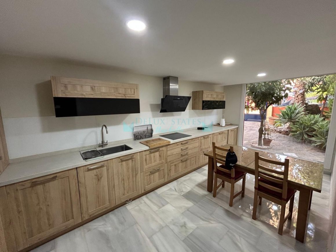 Town House for sale in Benahavis