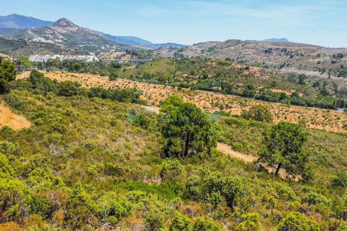 Plot for sale in Benahavis