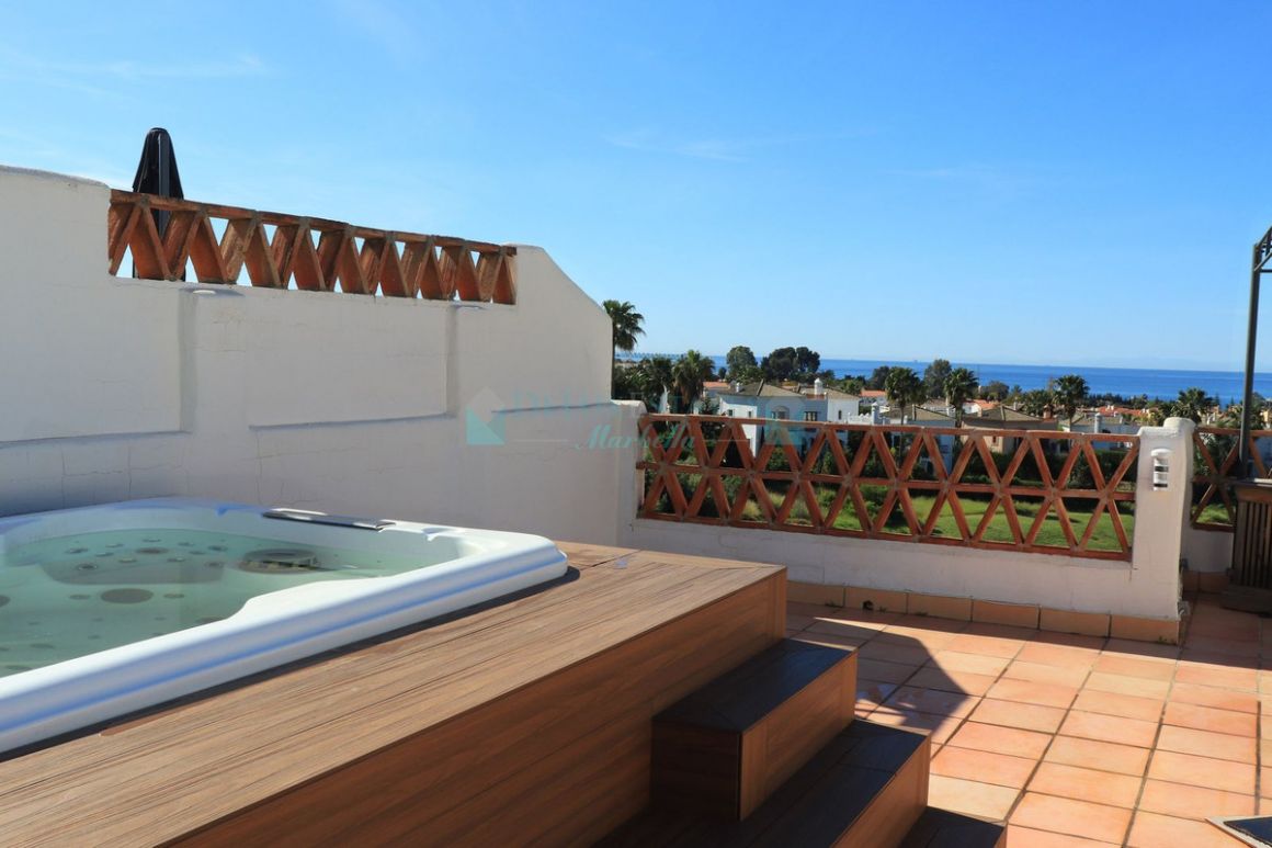 Town House for sale in Estepona