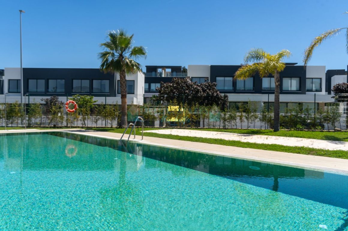 Semi Detached Villa for rent in  Atalaya, Estepona