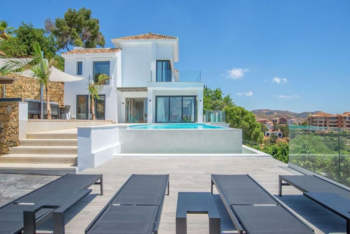 Villa in Elviria, Marbella East