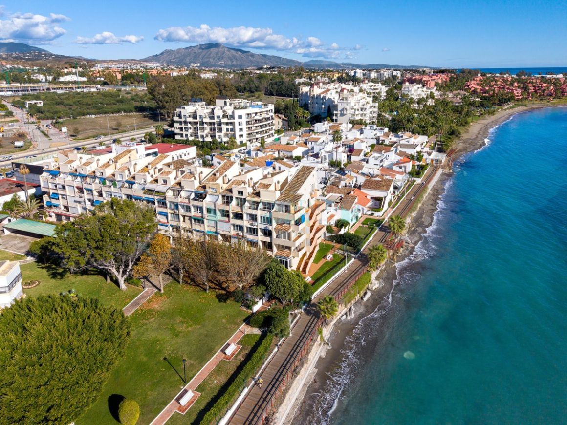 Penthouse for sale in Estepona