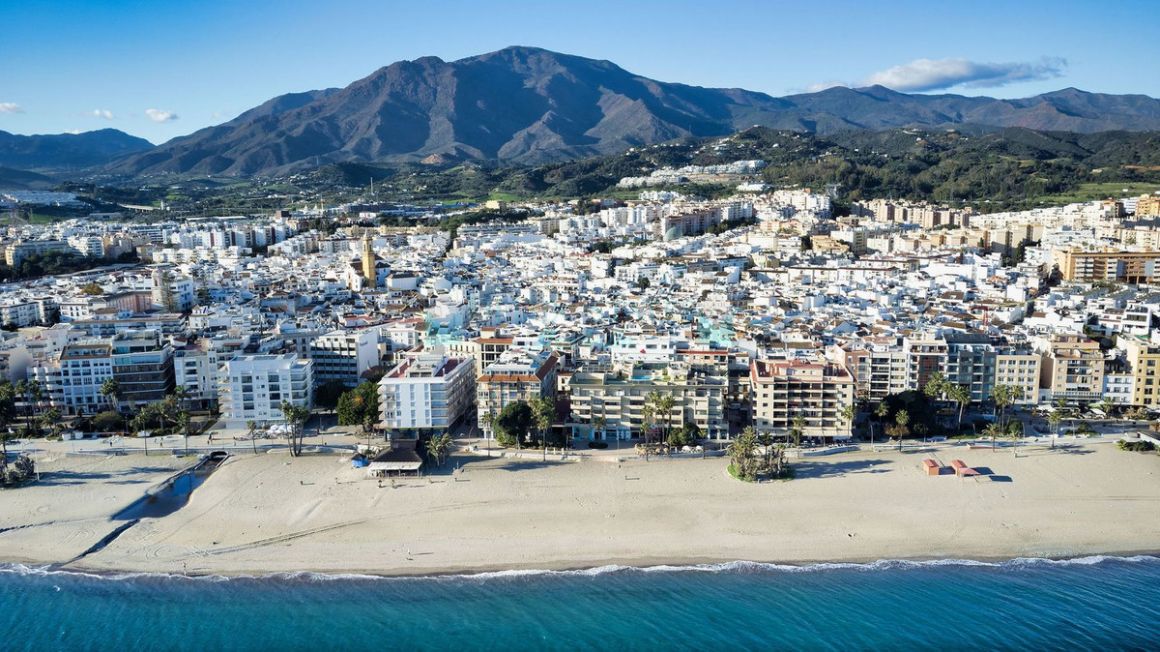 Penthouse for sale in Estepona