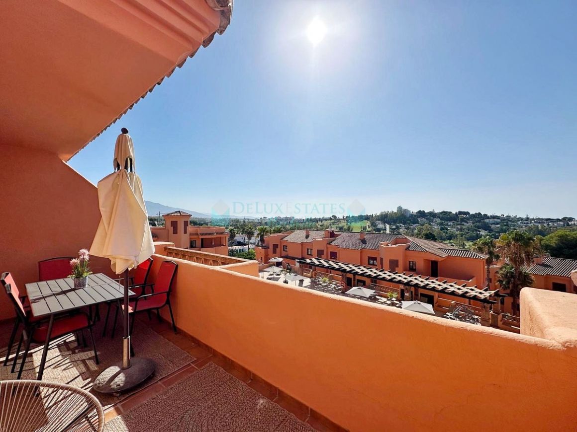 Apartment in El Paraiso, Estepona