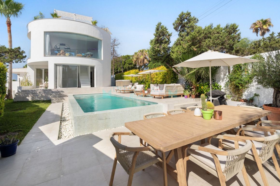 Villa for sale in  Marbesa, Marbella East