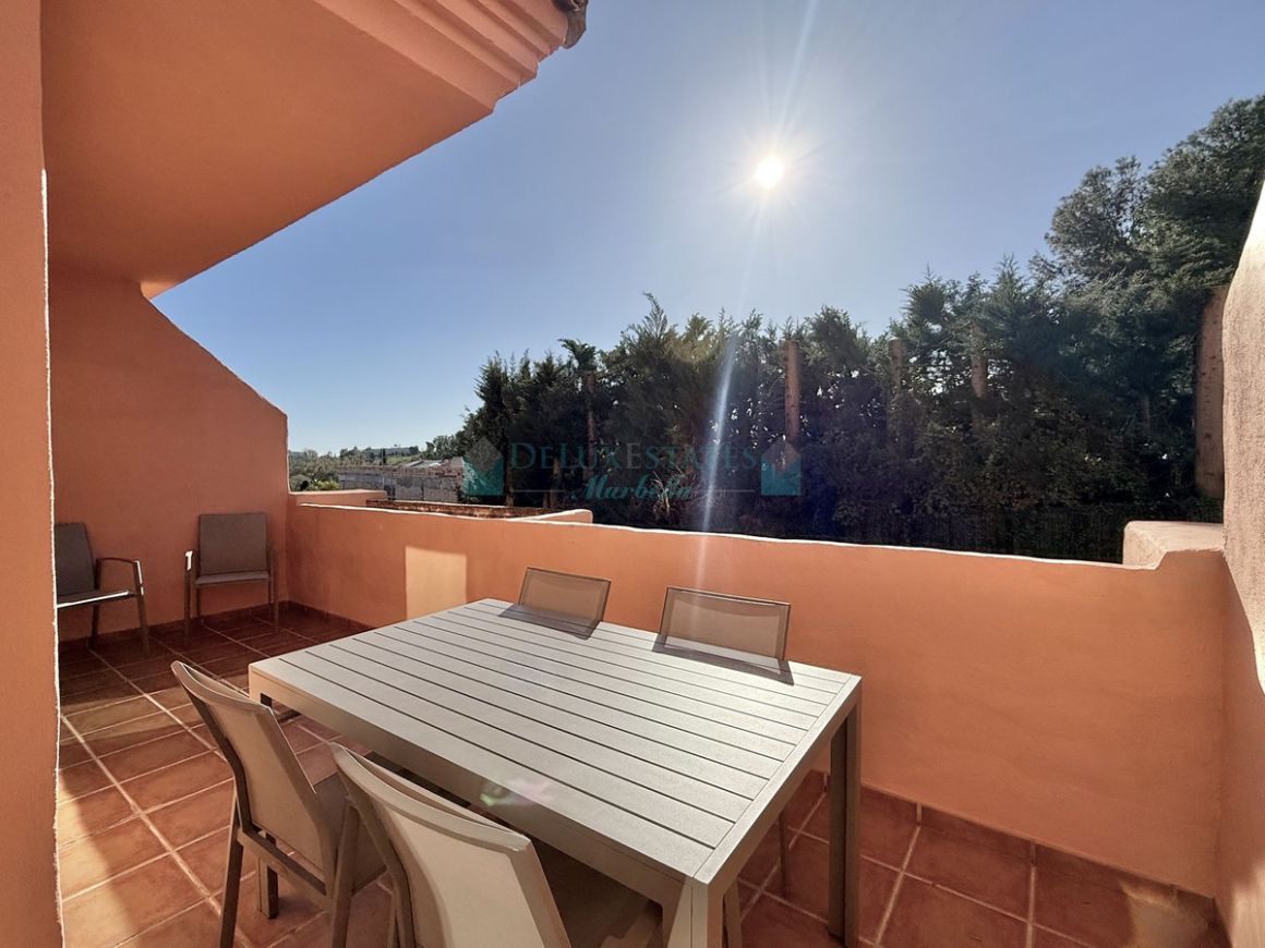 Apartment for sale in Benahavis