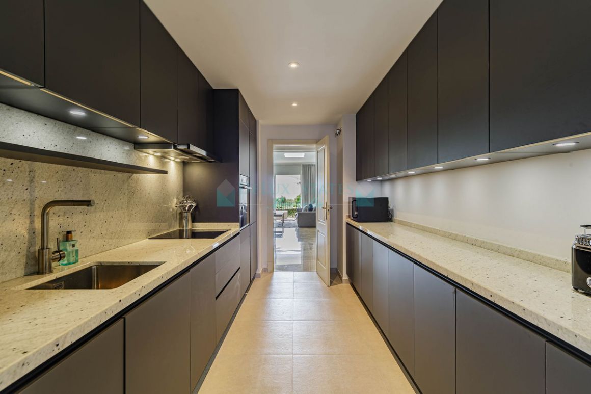 Ground Floor Apartment in La Quinta, Benahavis