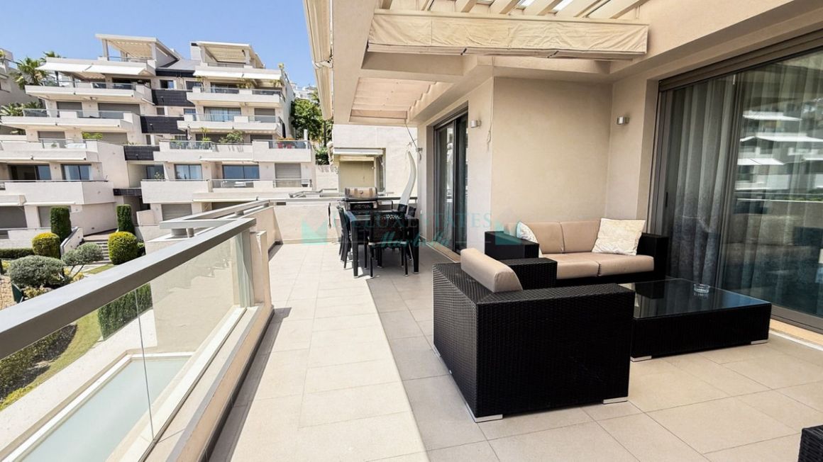 Apartment in Atalaya, Estepona