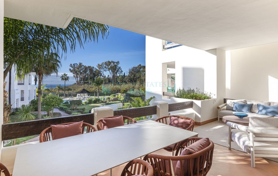 Apartment for sale in  New Golden Mile, Estepona