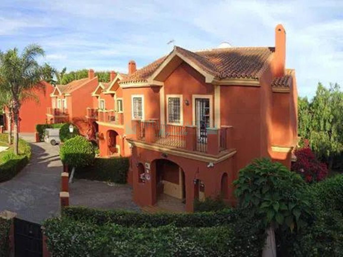 Villa Pareada en alquiler en  Guadalmina Alta, San Pedro de Alcantara