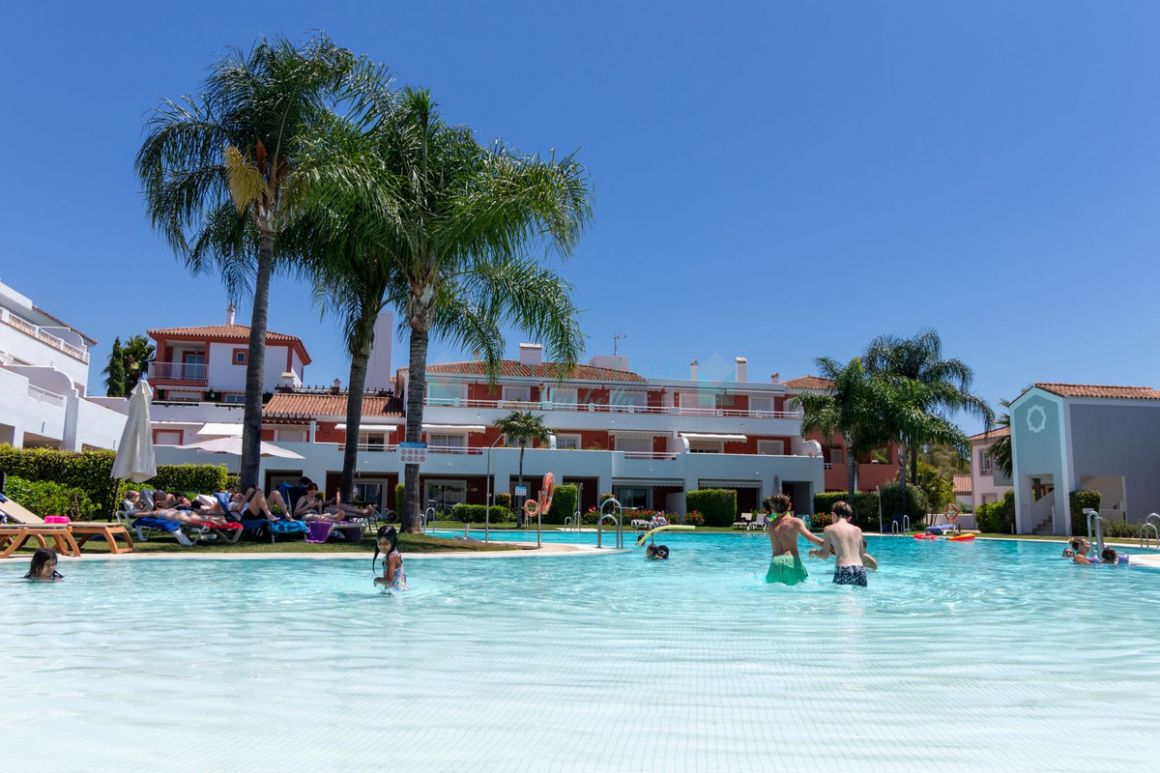 Ground Floor Apartment in El Paraiso, Estepona