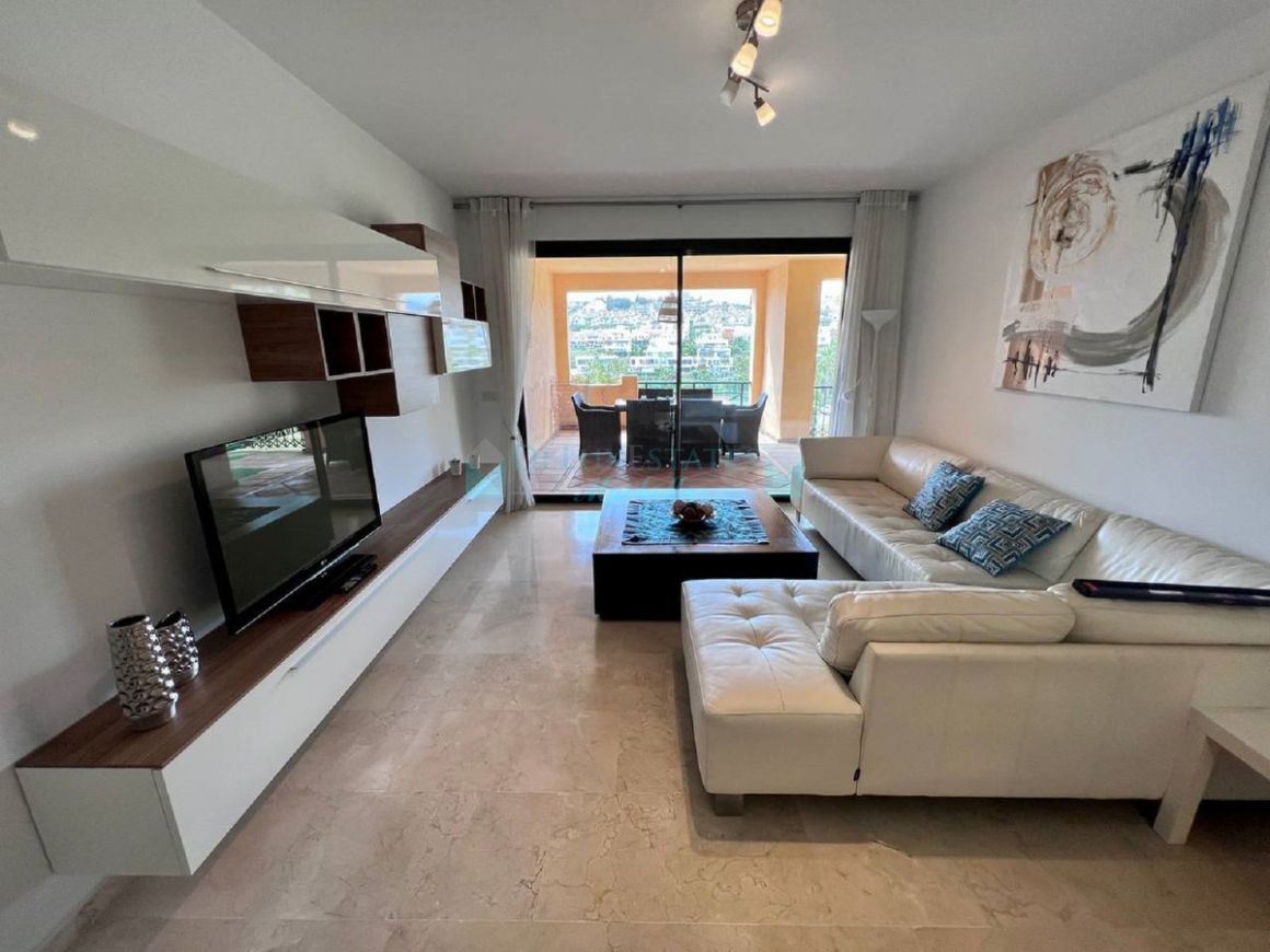 Apartment in El Paraiso, Estepona