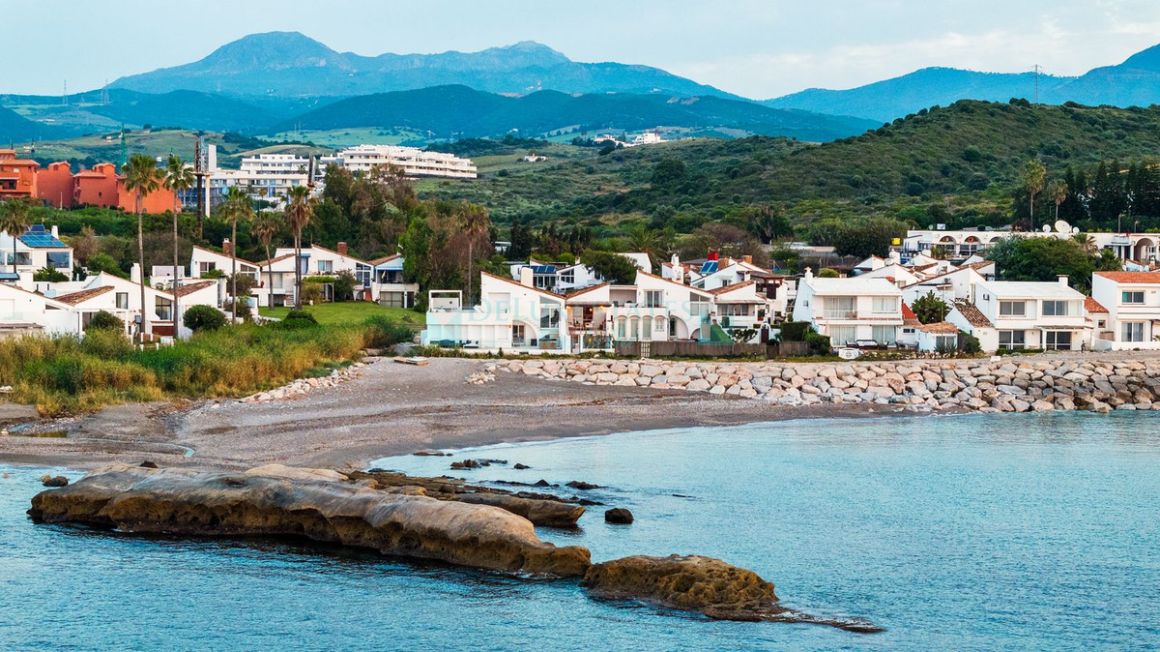 Town House for sale in Estepona