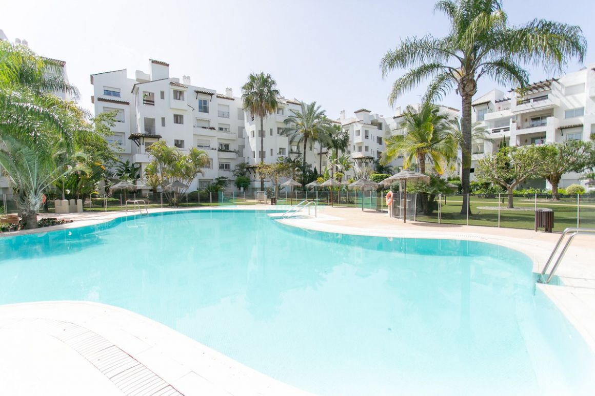 Apartment for sale in  Costalita, Estepona